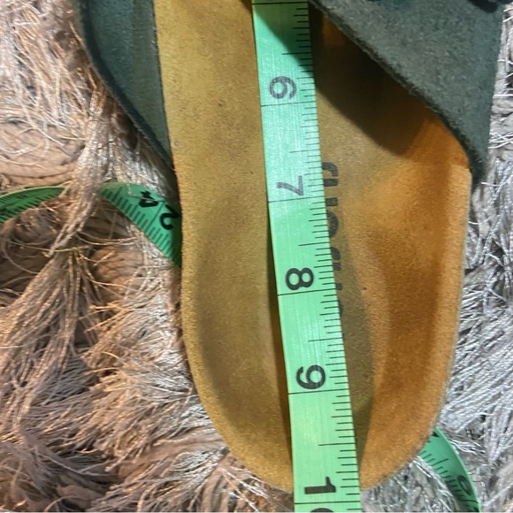 Walk with ransons  women green buckle front cork screw sandals. Size 7.5. Used. - Picture 7 of 10